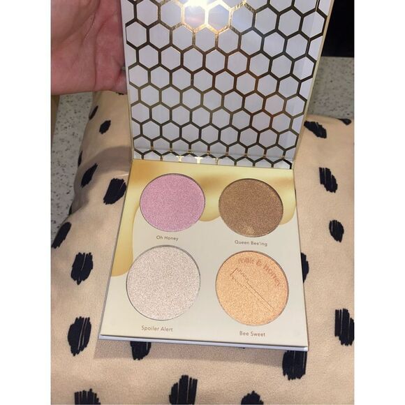 Beauty Bakerie Milk & Honey Highlighting Four Color Palette NIB - Picture 6 of 8